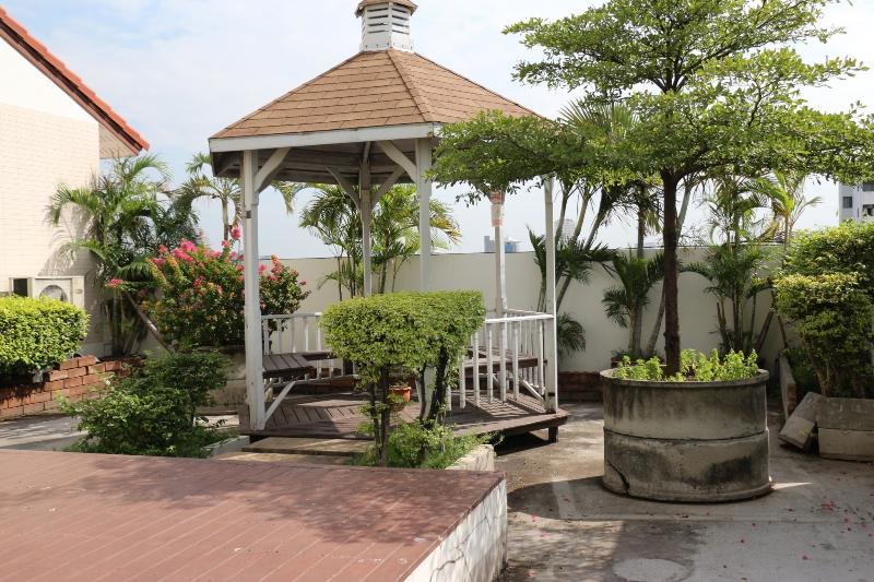 Sena House Hotel Bangkok Exterior photo